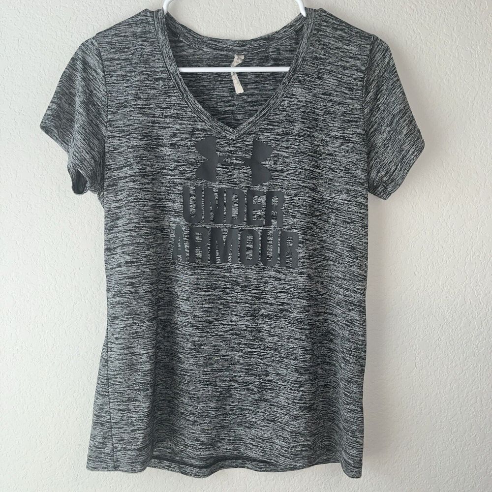 Under Armour womans V Neck Top Small Heat Gear heathered gray soft